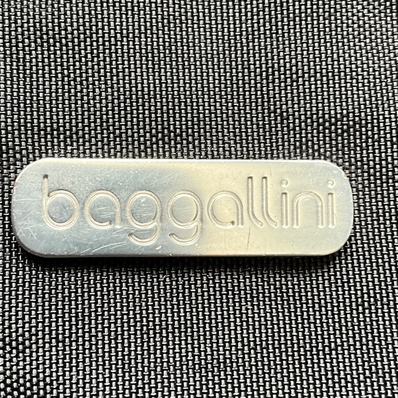 Baggallini Black Nylon Crossbody Bag, Great condition! - Picture 2 of 5